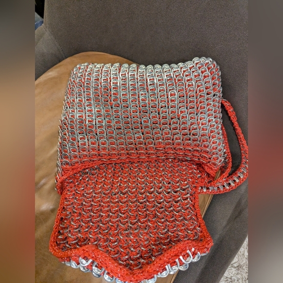 Rare vintage aluminum pop can tab crocheted purse large size capacity Silver/Red - Picture 13 of 17
